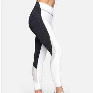 *NWT* Outdoor Voices TechSweat 7/8 Zoom Leggings